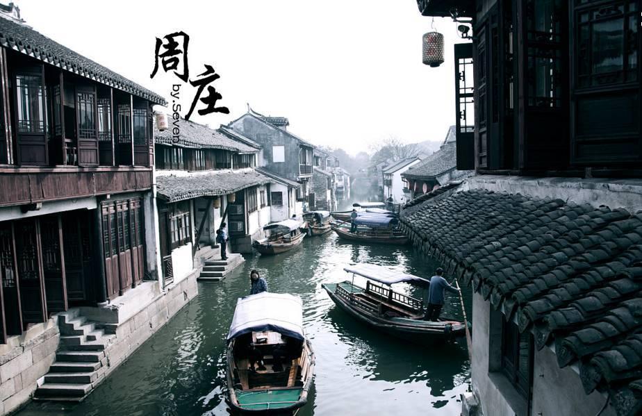 “搭建运营黎锦设计师及设计服务平台”项目向企业授权生产签约仪式在海口举行